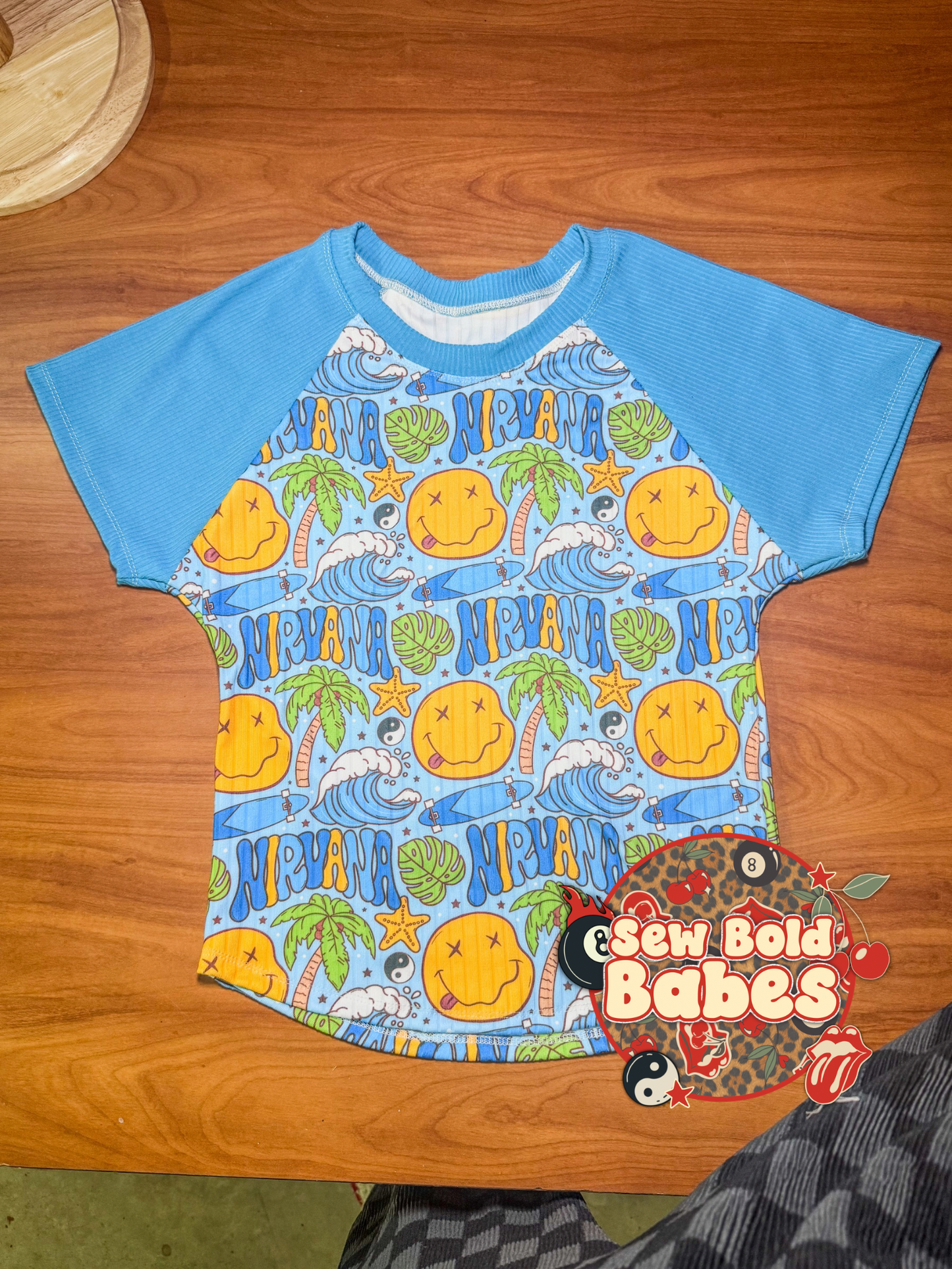 Waves Raglan